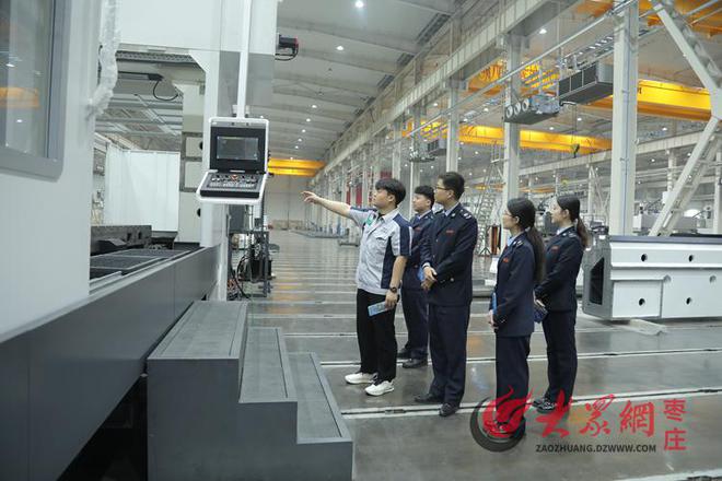 枣庄税务：助力滕州特色产业“乘机而上”(图1)